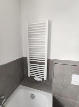 Bad mit Badewanne und Dusche Bild 5 - 