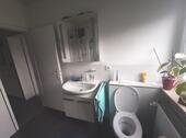 Bad mit Badewanne und Dusche Bild 3 - 