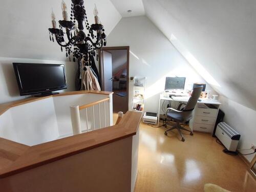 Vorraum Galerie mit Einbauschrank Bild 2 - 