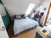 Kinder- / Arbeitszimmer mit Zugang zum Balkon Bild 1 - 
