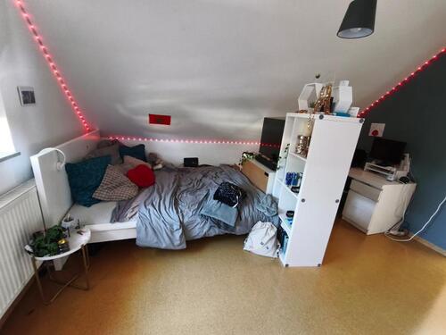 Zimmer im Spitzboden Bild 2 - 