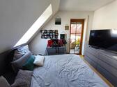 Kinder- / Arbeitszimmer mit Zugang zum Balkon Bild 2 - 