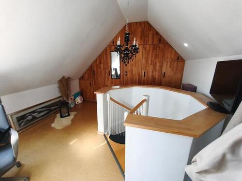 Vorraum Galerie mit Einbauschrank Bild 1 - 