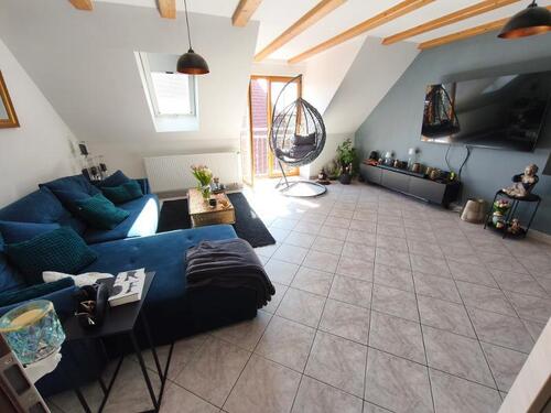 Wohnzimmer Bild 1 - 4 Zimmer Etagenwohnung zur Miete in Höchstadt OT