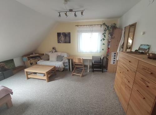 Wohn- /Schalfzimmer Bild 1 - 1 Zimmer Etagenwohnung zur Miete in Gerhardshofen