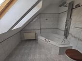 Bad mit Badewanne und Waschmaschinenanschluss Bild 2 - 
