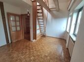 Schlafzimmer mit Zugang zum Dachbodenraum Bild 2 - 