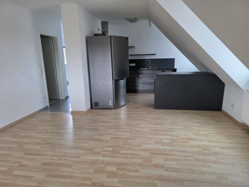 Bild - 2 Zimmer Dachgeschoßwohnung zur Miete in Werneck
