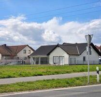 Wohn- und Geschäftshaus mit 2 Garagen und 3 Stellplätzen in 97502 Euerbach zwischen Schweinfurt und Würzburg (ID 10633)