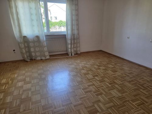 Bild - 3 Zimmer Erdgeschoßwohnung in Sennfeld