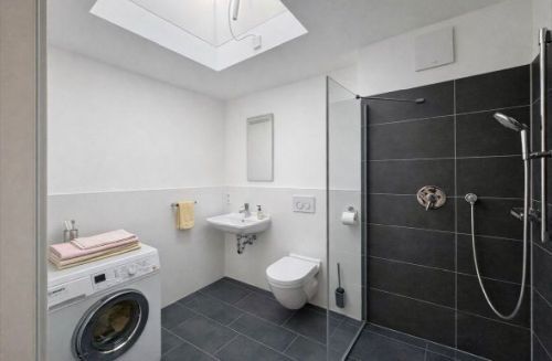Bild - Dachgeschoßwohnung mit 156,00 m&sup2; in München zur Miete