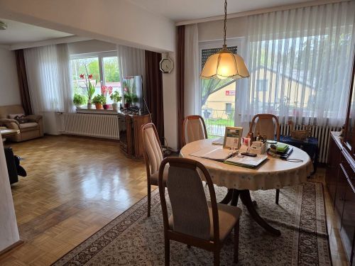 Bild - 7 Zimmer Einfamilienhaus in Waigolshausen