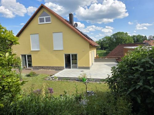 Bild - Wohn- und Geschäftshaus mit Lagerflächen, herrlicher Blick, 3 Garagen-StPl, + 4 StPl, in 97534 Waigolshausen-Hergolshausen zwischen Würzburg Schweinfurt Volkach