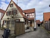 Bild - Einfamilienhaus mit Anbau, Garagenhaus und Halle in 97461 Hofheim-Rügheim (10630)