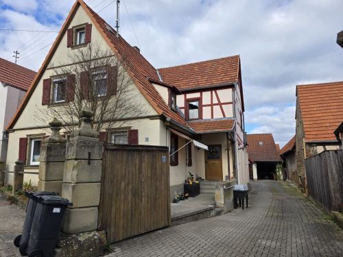Bild - Einfamilienhaus mit Anbau, Garagenhaus und Halle in 97461 Hofheim-Rügheim (10630)