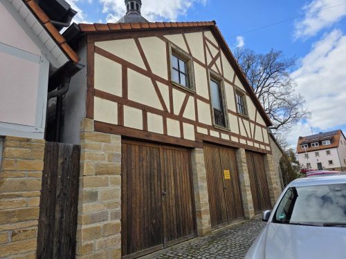 Bild - 12 Zimmer Einfamilienhaus in Hofheim