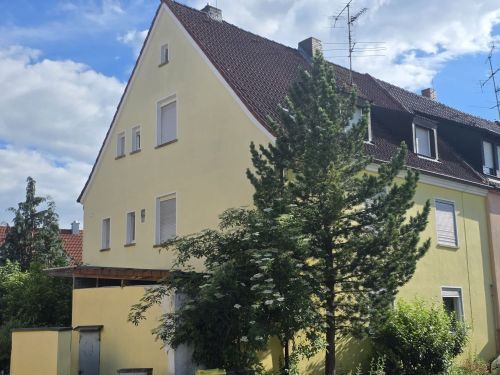 Bild - Zweifamilienhaus in 97534 Hergolshausen zwischen Schweinfurt, Würzburg und Volkach (ID 2587)