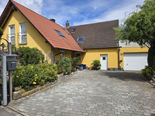 Bild - Einfamilienhaus mit Garten und Doppelgarage in 97539 Wonfurt (ID 10681)