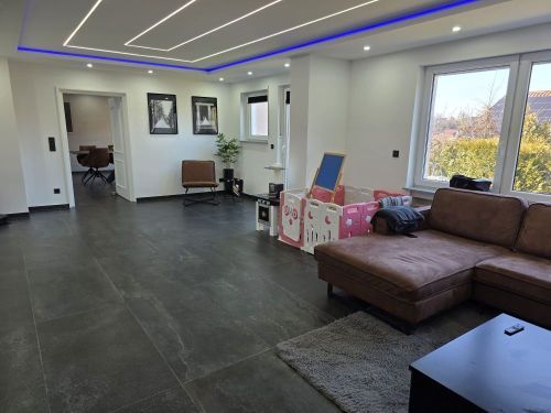 Bild - 8 Zimmer Einfamilienhaus zum Kaufen in Dittelbrunn