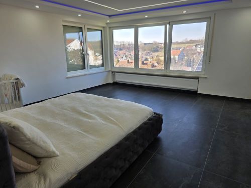 Bild - 8 Zimmer Einfamilienhaus in Dittelbrunn