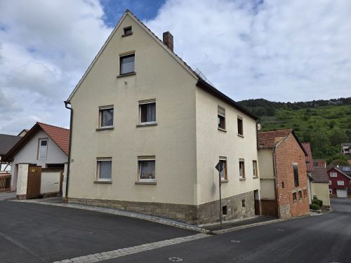 Bild - Einfamilienhaus mit Nebengebäude in 97725 Elfershausen-Machtilshausen zwischen Hammelburg und Bad Kissingen (10673)