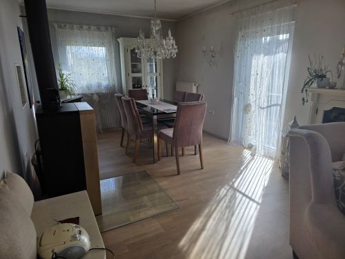 Bild - 5 Zimmer Einfamilienhaus in Stadtlauringen