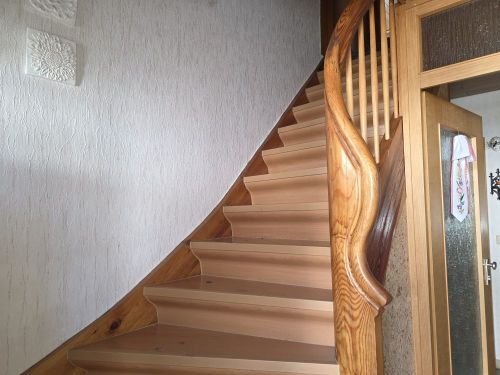 Bild - 5 Zimmer Zweifamilienhaus in Dittelbrunn