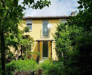 Gepflegtes Reihenmittelhaus mit eingewachsenem Garten am Frankfurter Berg - Erbbaurecht - Frankfurt am Main