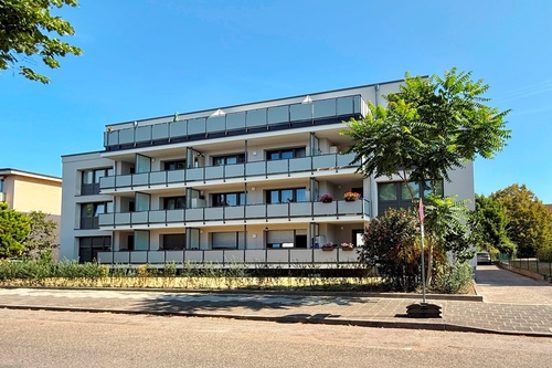 Starßenansicht - Top Investment: Energetisch saniertes Mehrfamilienhaus in ruhiger Lage von Offenbach