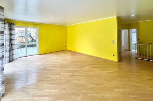 Wohn-/Esszimmer - 4 Zimmer Etagenwohnung zum Kaufen in Neu-Isenburg