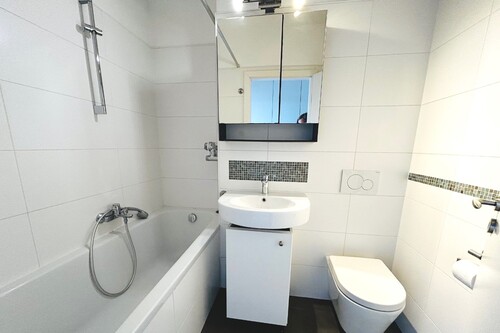 Bad - Etagenwohnung mit 28,00 m&sup2; in Frankfurt am Main zum Kaufen