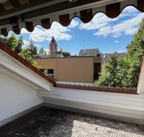 Frankfurt-Oberrad: Großzügige, moderne 2-Zimmer Wohnung mit großer Dachloggia
