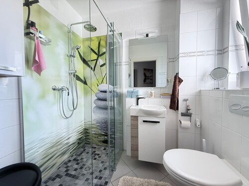 Tageslicht-Duschbad - Reihenhaus mit 120,00 m² in Eppstein-Bremthal zum Kaufen