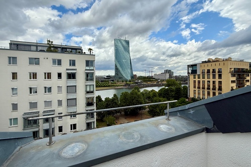 Der Blick - Exklusive Dachwohnung mit Skyline- und Mainblick im Deutschherrnviertel von Sachsenhausen