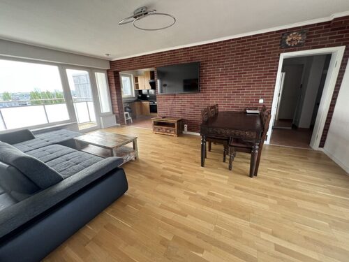 Wohnzimmer - Frankfurt-Eckenheim: Toller Ausblick! Schöne 3-Zimmer-Wohnung mit Dachterrasse!