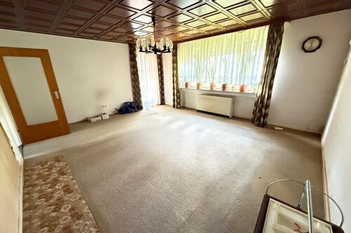 Wohnraum EG - 8 Zimmer Einfamilienhaus zum Kaufen in Hofheim