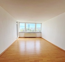 Frankfurt-Sachsenhausen: Gut gepflegte 2-Zimmer-Wohnung mit Balkon! - Frankfurt am Main