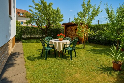 Garten - 7 Zimmer Zweifamilienhaus zum Kaufen in Rodgau