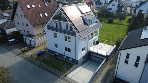Ansicht - Bad Homburg - Ober-Erlenbach: Exklusives freistehendes Einfamilienhaus in kinderfreundlicher Lage!