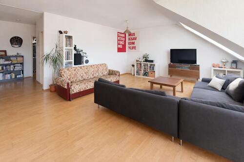 Wohnzimmer - Offenbach-Rosenhöhe: Helle 3-Zimmer-Wohnung mit Balkon und 2 Stellplätzen!