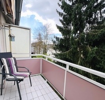 Frankfurt-Nied: Gut geschnittene 3-Zimmer-Wohnung mit Balkon! - Frankfurt am Main