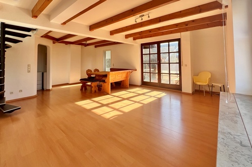 01 - Familiengerechte 4-Zimmer-Maisonette-Wohnung im Herzen von Alt-Ginnheim!