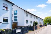 Aussenansicht - Neu-Isenburg: 3-Familienhaus mit tollem Potenzial!