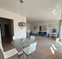 Frankfurt-Westend: Bestlage! Lichtdurchflutete 2-Zimmer-Wohnung mit Stellplatz! - Frankfurt am Main