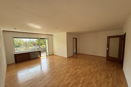Wohnzimmer - 4 Zimmer Etagenwohnung zum Kaufen in Bad Homburg