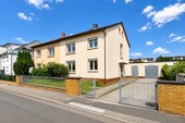 Straßenansicht - Modernisierungsbedürftige Doppelhaushälfte mit zwei Wohneinheiten und großem Grundstück in Dreieich-Sprendlingen!