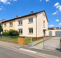 Modernisierungsbedürftige Doppelhaushälfte mit zwei Wohneinheiten und großem Grundstück in Dreieich-Sprendlingen!