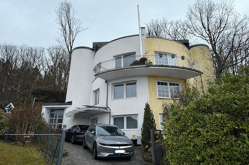 Ansicht - Glashütten: Einzigartiges Architektenhaus am Sonnenhang mit beeindruckendem Fernblick.