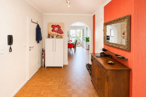 Diele - Etagenwohnung mit 91,00 m&sup2; in Offenbach zum Kaufen