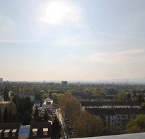 Frankfurt-Eckenheim: Toller Ausblick! Schöne 3-Zimmer-Wohnung mit Dachterasse! - Frankfurt am Main